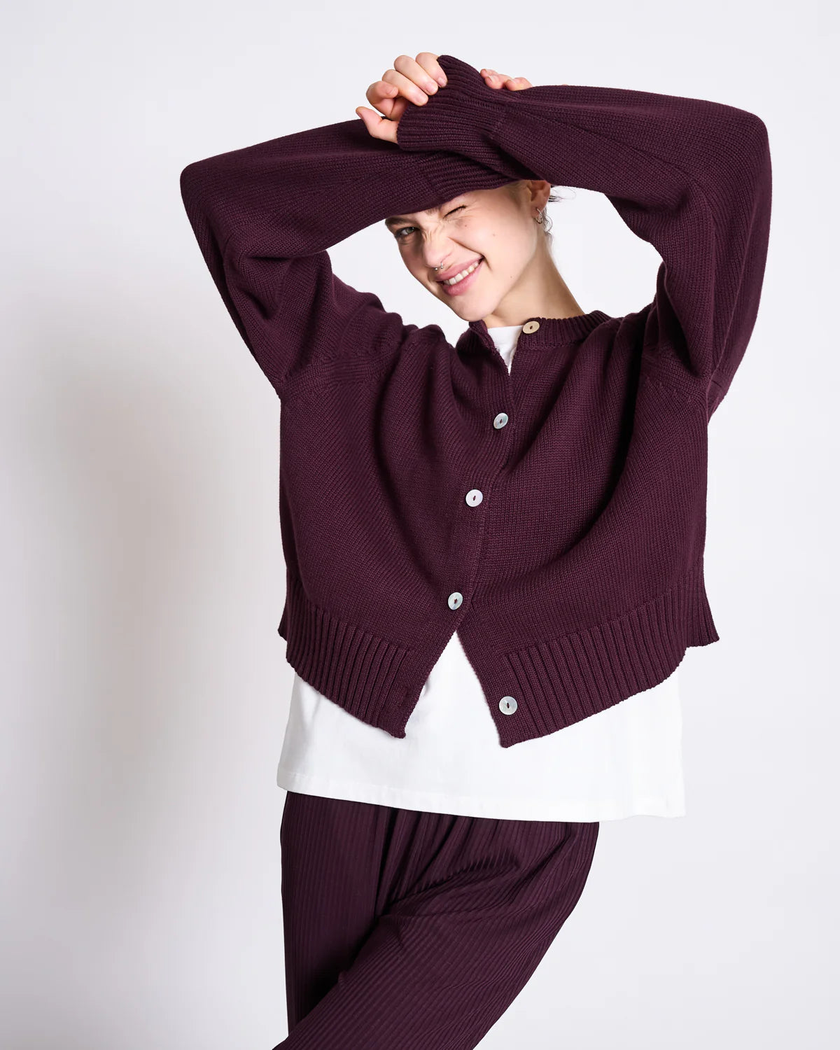 RELAXED CREWNECK CARDIGAN SIVIA | CHERRY LACQUER