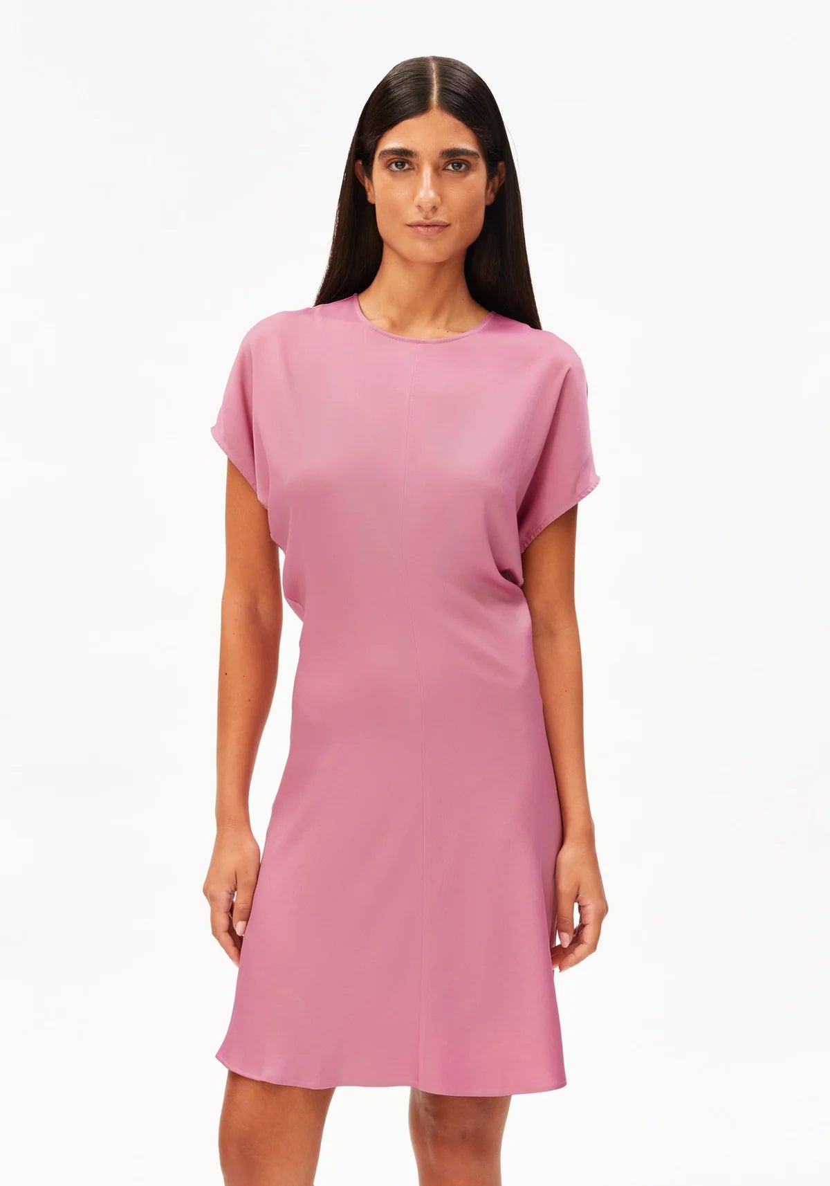 SATIN FLEDERMAUSÄRMEL MINI-KLEID | WASHED BERRY