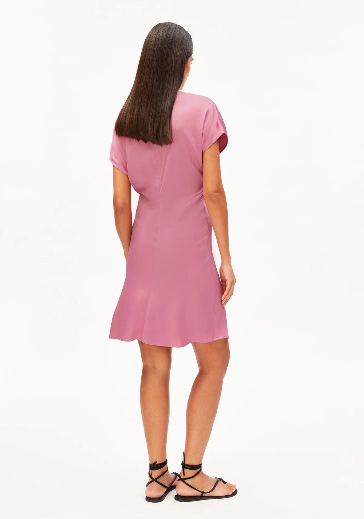 SATIN FLEDERMAUSÄRMEL MINI-KLEID | WASHED BERRY