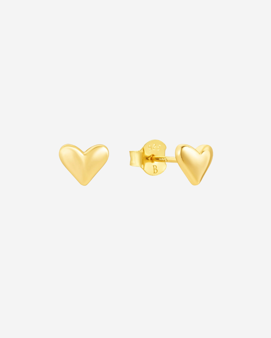 Faire und nachhaltige Herz-Ohrstecker aus Silber und Gelbgold.
