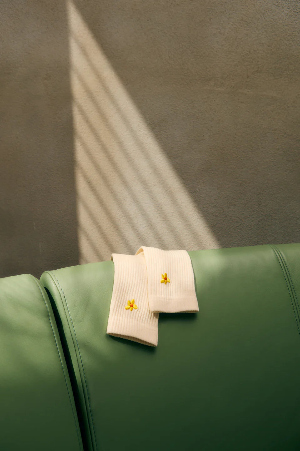 YELLOW FLOWER SOCKS