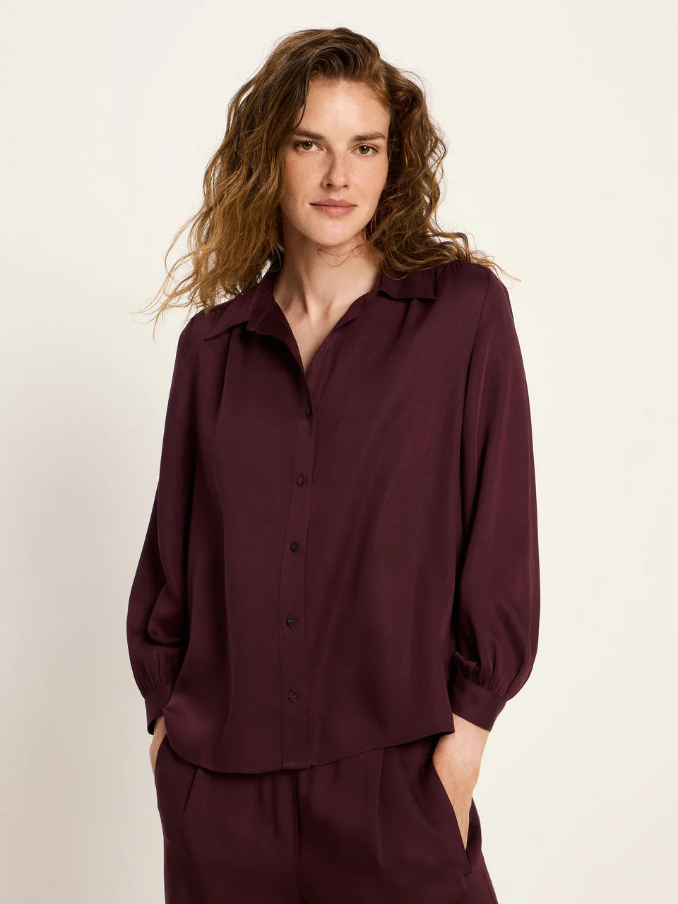 HEMDBLUSE AUS TENCEL | BORDEAUX