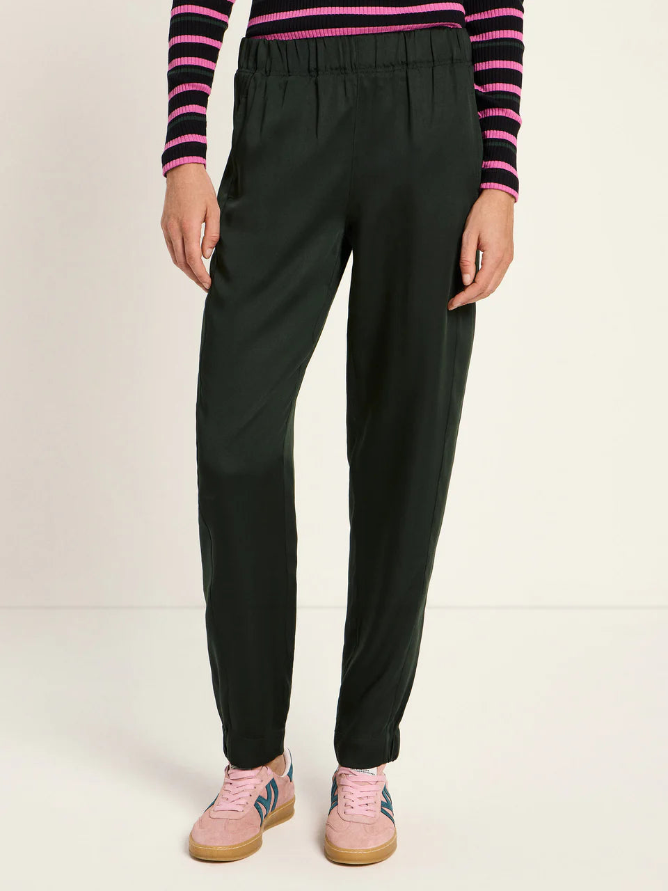 HOSE AUS TENCEL | FOREST