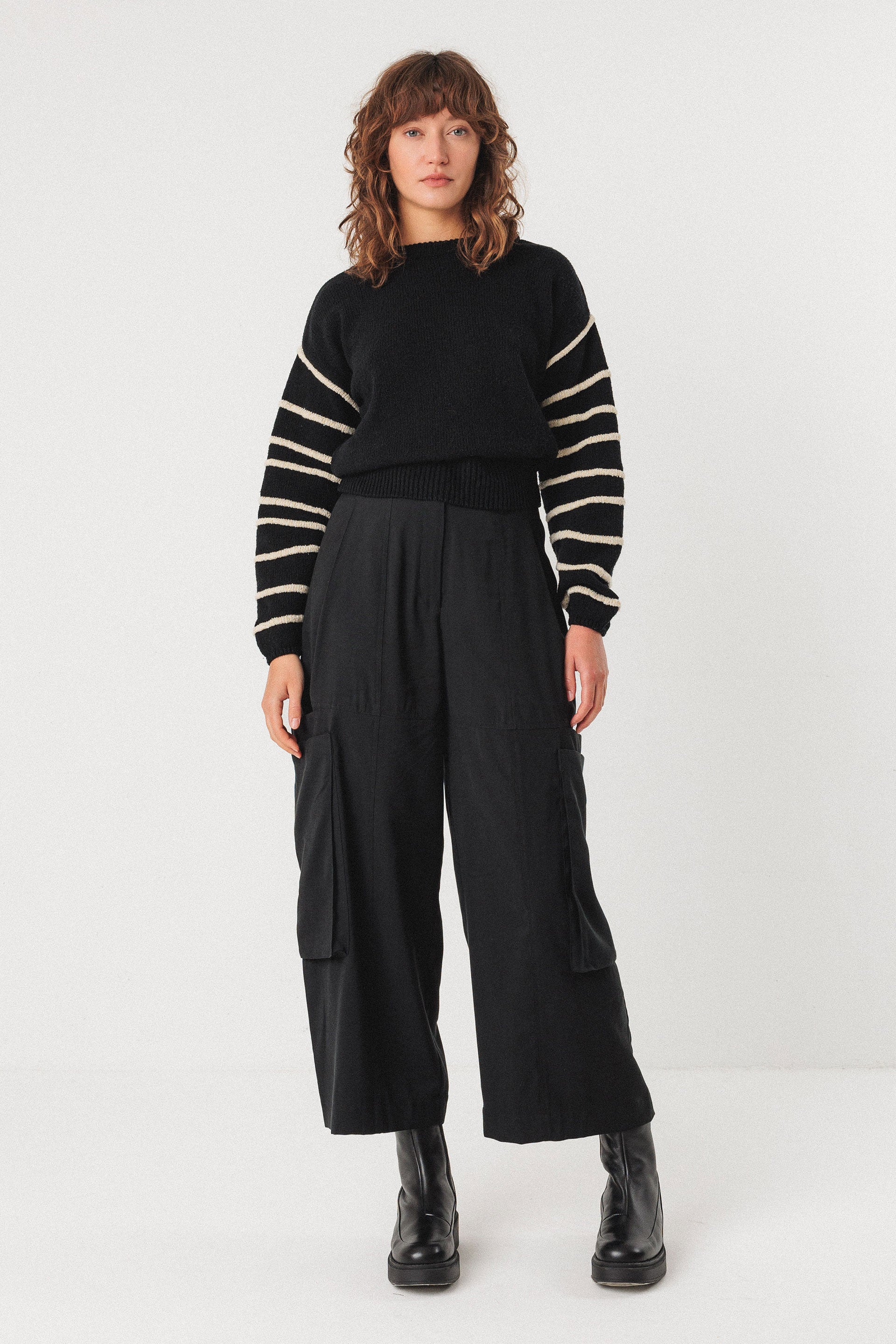 AITZA SWEATER | BLACK