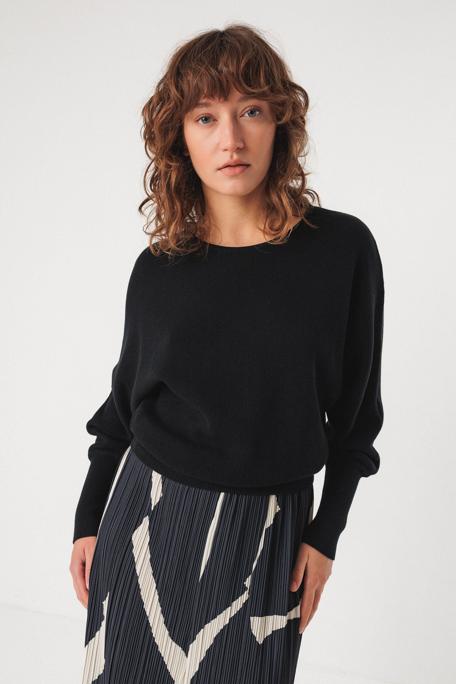 IBAR-GOTS SWEATER | BLACK