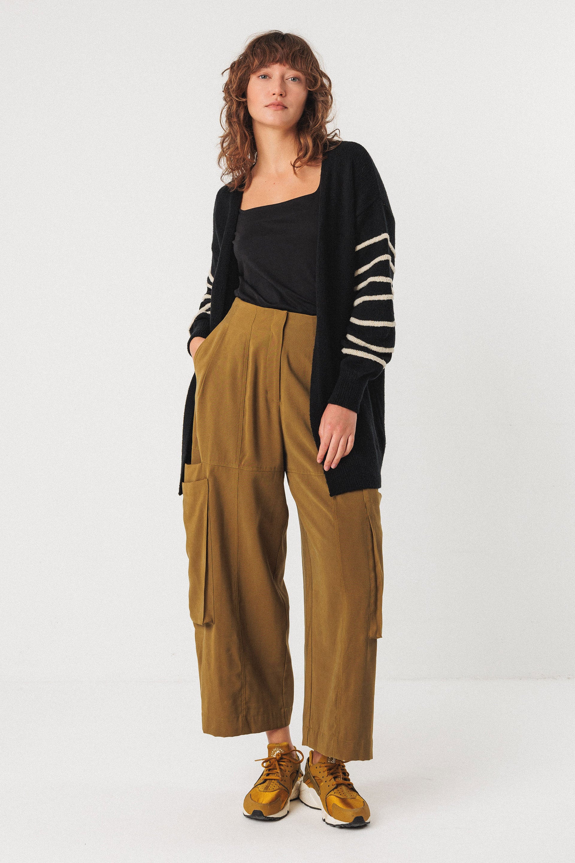 SUA SWEATER | BLACK